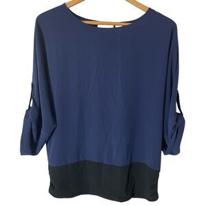 B6- Chico’s Blouse - Size Small Top